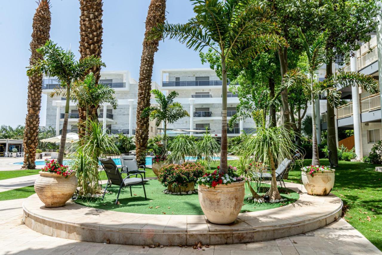 דירת גן פונה לבריכה - Pool Garden View Eilat Apartman Kültér fotó