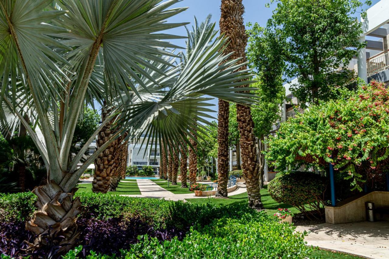 דירת גן פונה לבריכה - Pool Garden View Eilat Apartman Kültér fotó