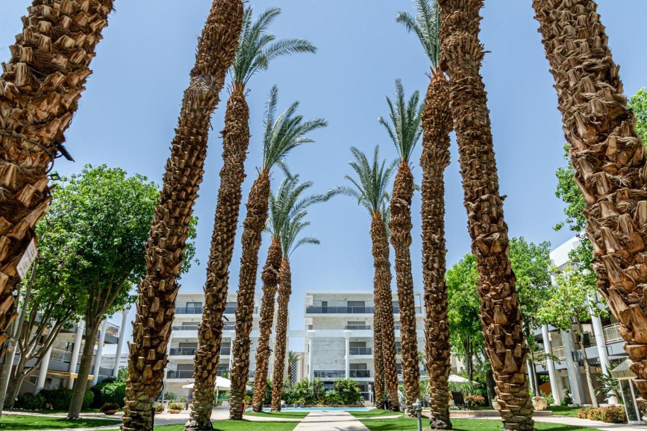דירת גן פונה לבריכה - Pool Garden View Eilat Apartman Kültér fotó