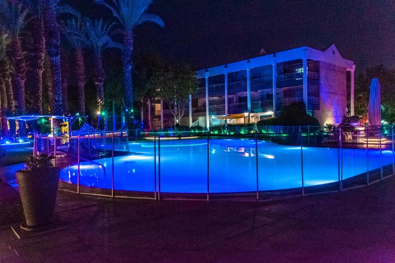 דירת גן פונה לבריכה - Pool Garden View Eilat Apartman Kültér fotó