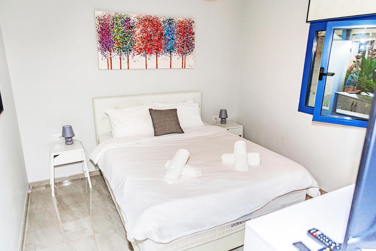 דירת גן פונה לבריכה - Pool Garden View Eilat Apartman Kültér fotó