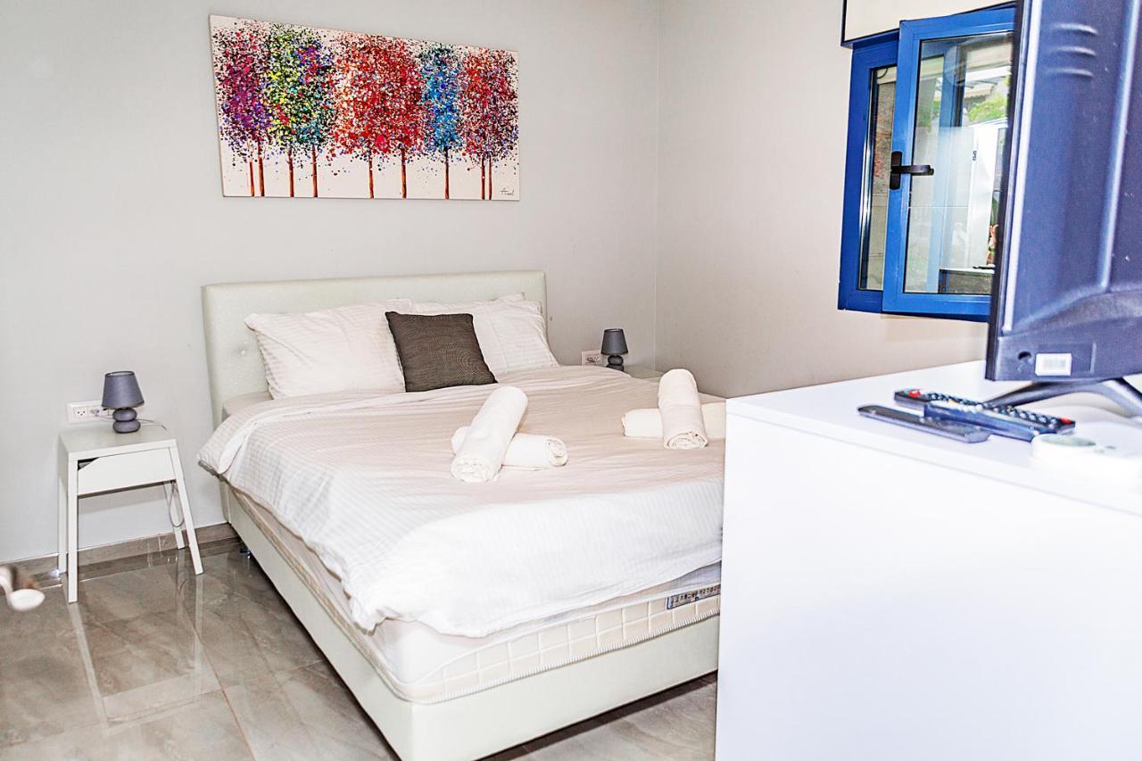 דירת גן פונה לבריכה - Pool Garden View Eilat Apartman Kültér fotó