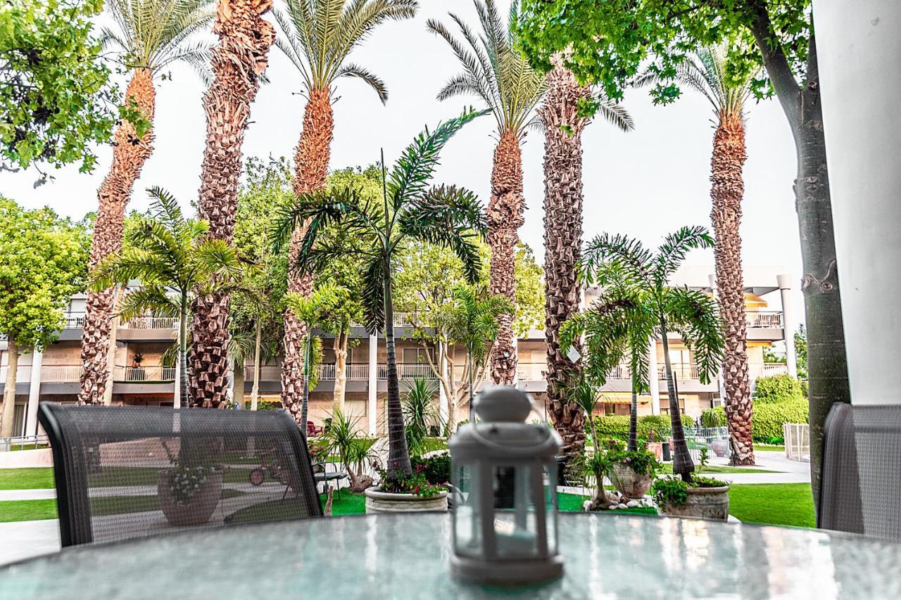 דירת גן פונה לבריכה - Pool Garden View Eilat Apartman Kültér fotó