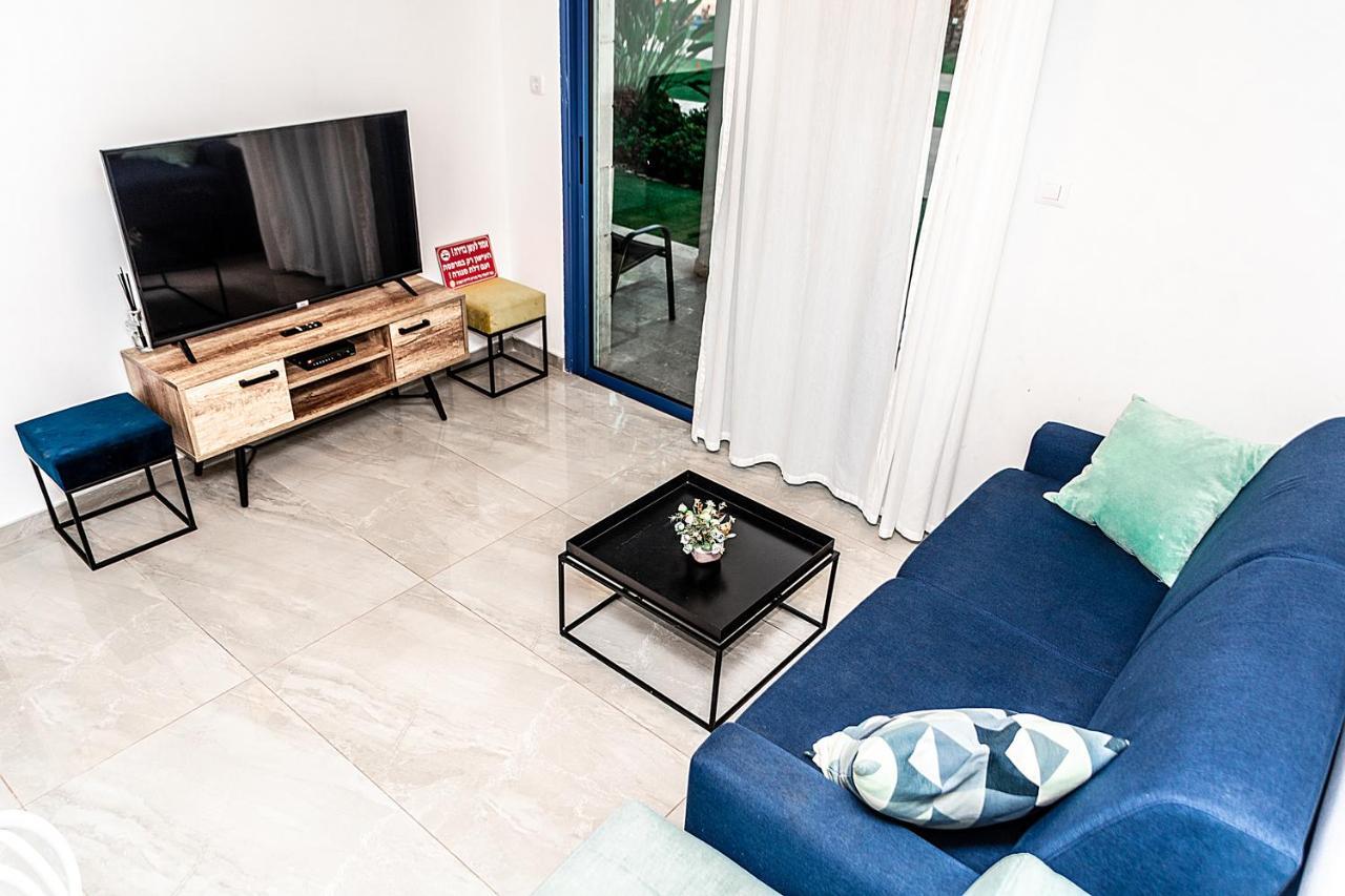 דירת גן פונה לבריכה - Pool Garden View Eilat Apartman Kültér fotó