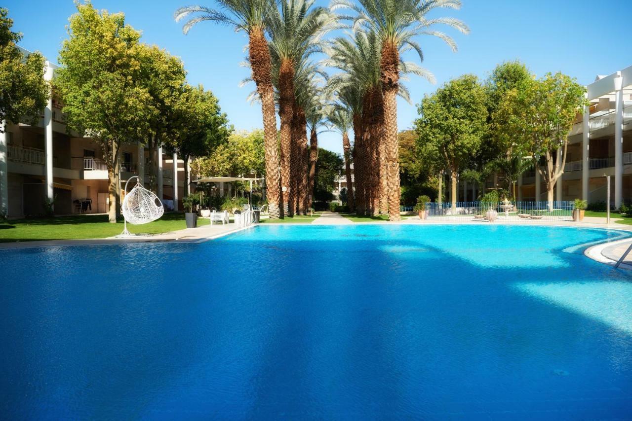 דירת גן פונה לבריכה - Pool Garden View Eilat Apartman Kültér fotó