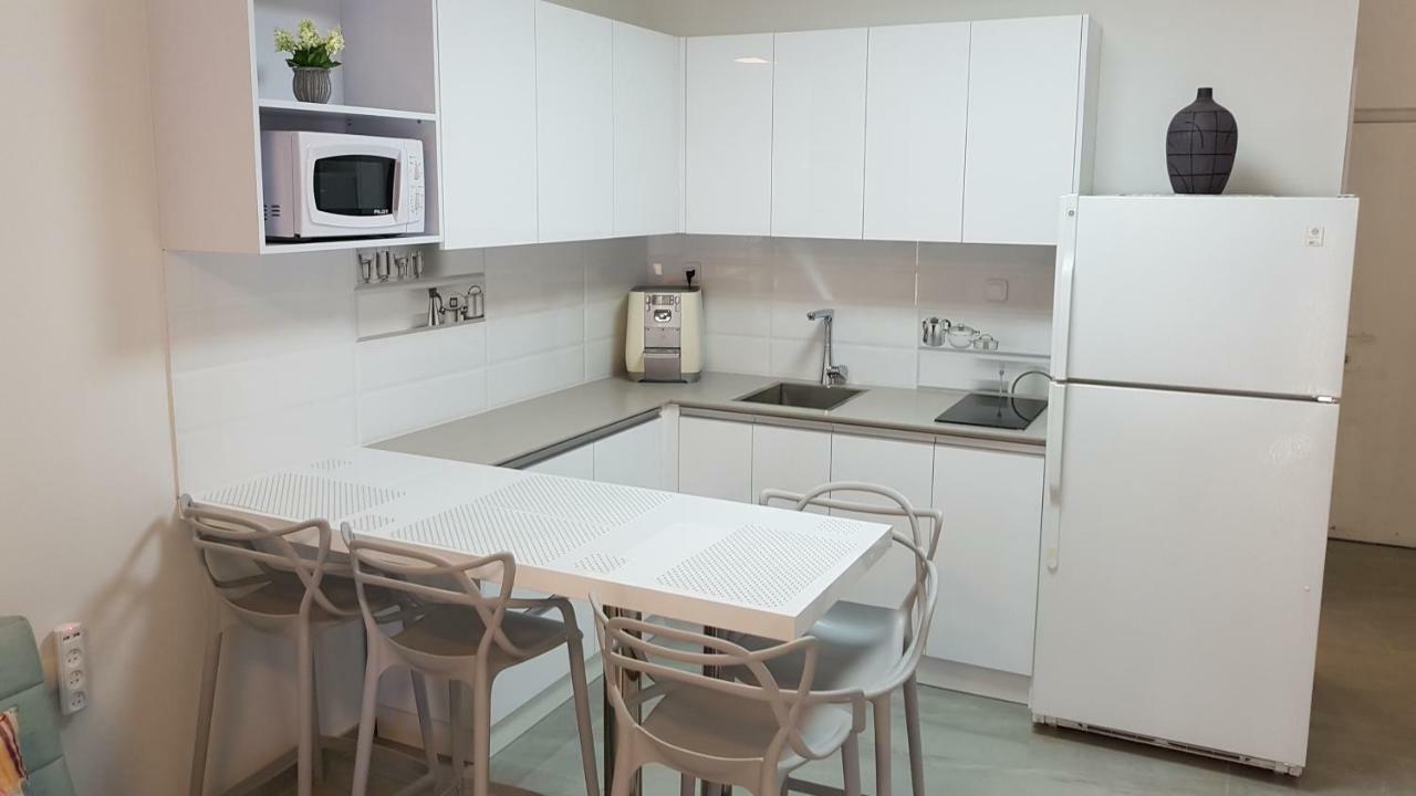 דירת גן פונה לבריכה - Pool Garden View Eilat Apartman Kültér fotó